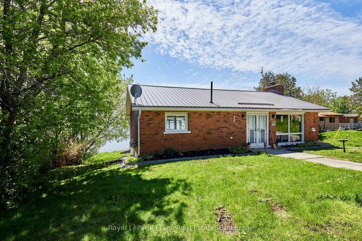 Property Photo: 36 Summer Drive ON K0M 2C0