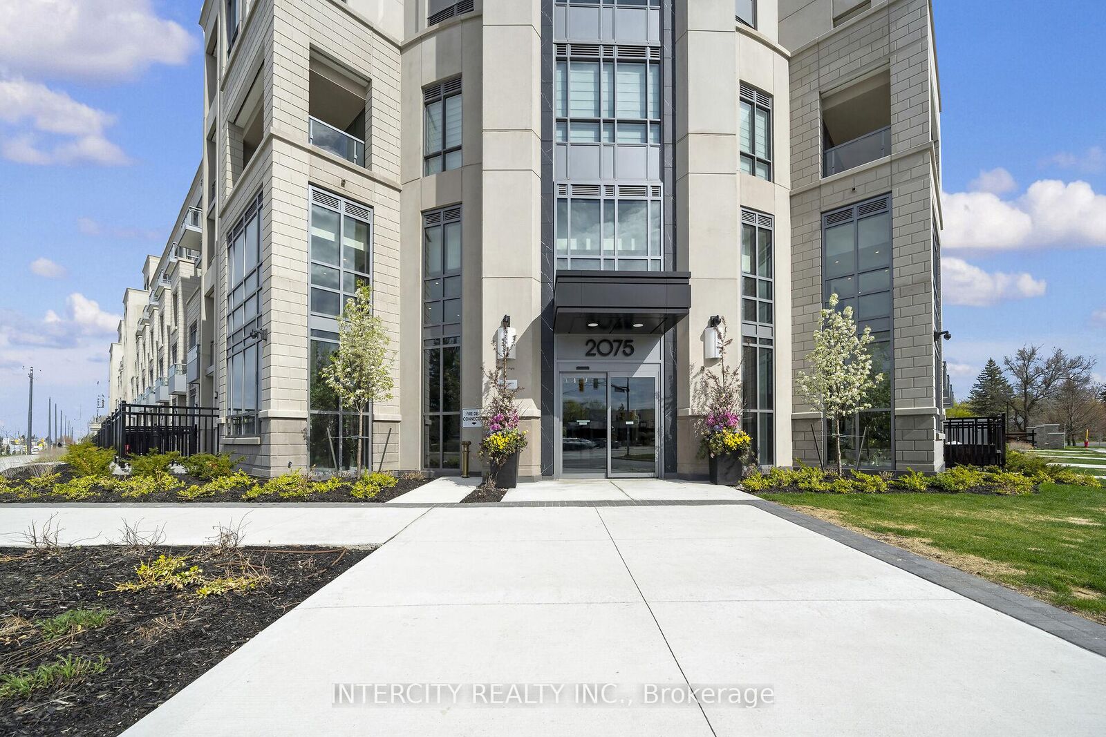 Property Photo: 2075 King Road 215 ON L7B 0R6