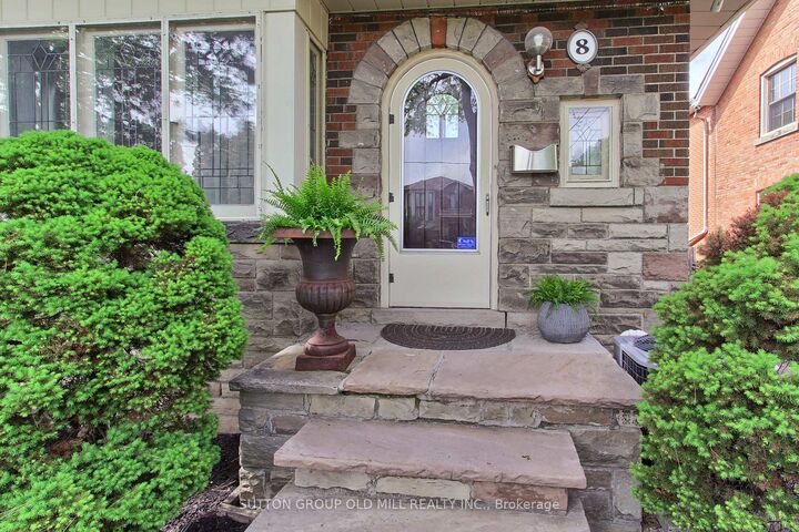 Property Photo: 8 Lockheed Boulevard ON M9P 2H6