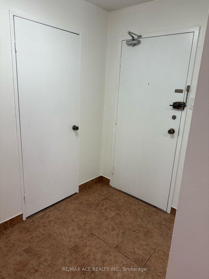 Property Photo: 10 Tangreen Court 1504 ON M2M 4B9