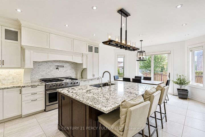Property Photo:  159 Jefferson Forest Drive  ON L4E 4K6 