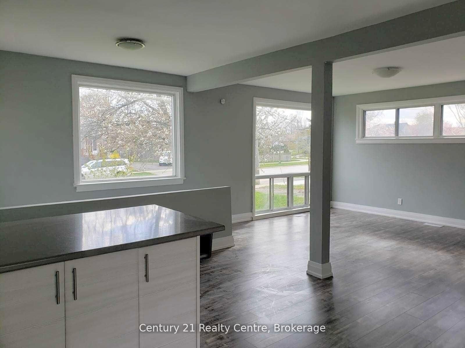 Property Photo: 1491 Pembroke Drive ON L6H 1V6
