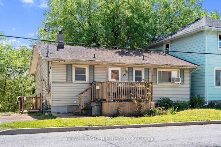 Property Photo: 27 Gale Crescent ON L2R 3K8