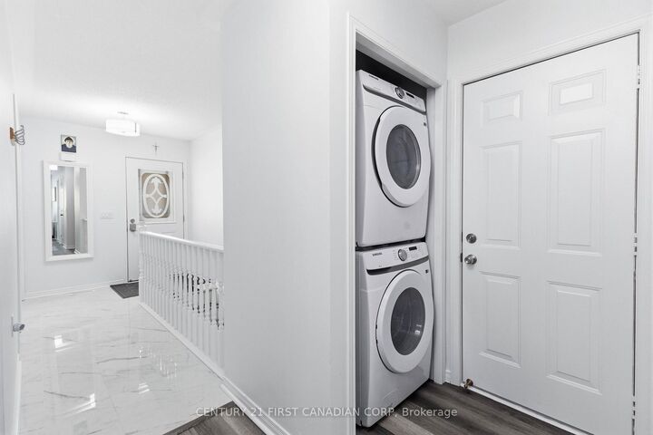 Property Photo: 20 Kernohan Parkway 23 ON N6J 4Y3
