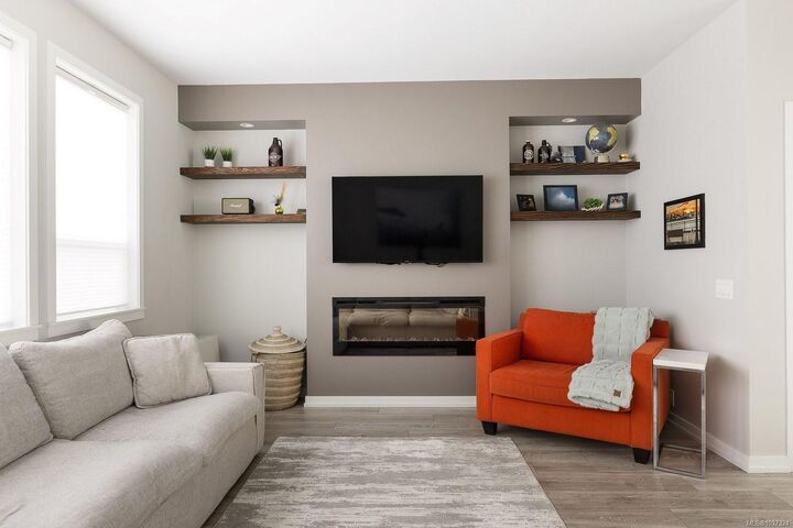 Property Photo: 694 Hoylake Ave 105 BC V9B 3P7