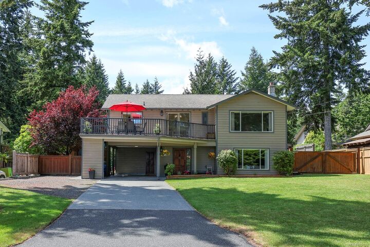Property Photo: 8045 Harmony Cres BC V0R 2M0