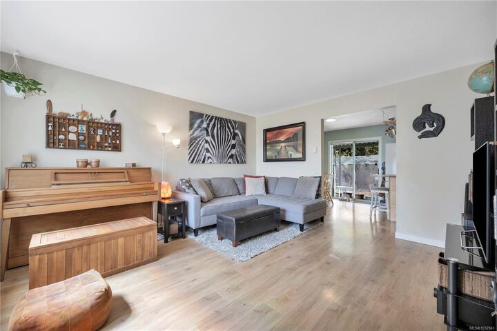 Property Photo:  6135 Ryall Rd 4  BC V9L 2H6 