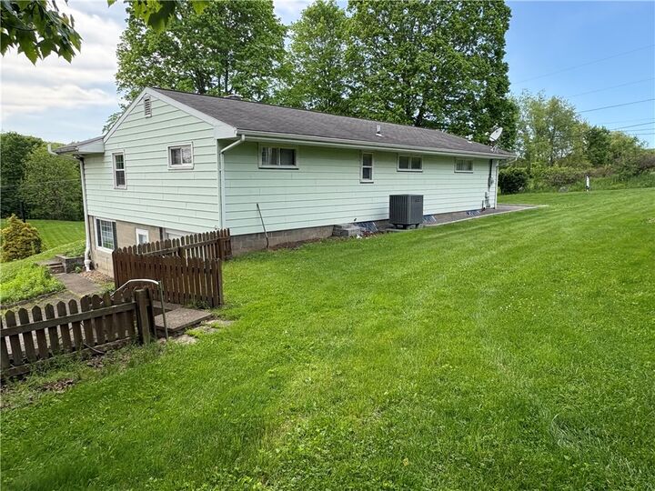 Property Photo:  122 Briar Hill Rd  PA 16105 