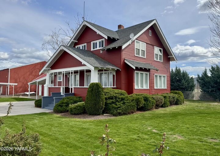 Property Photo: 7801 Campbell Rd WA 98948