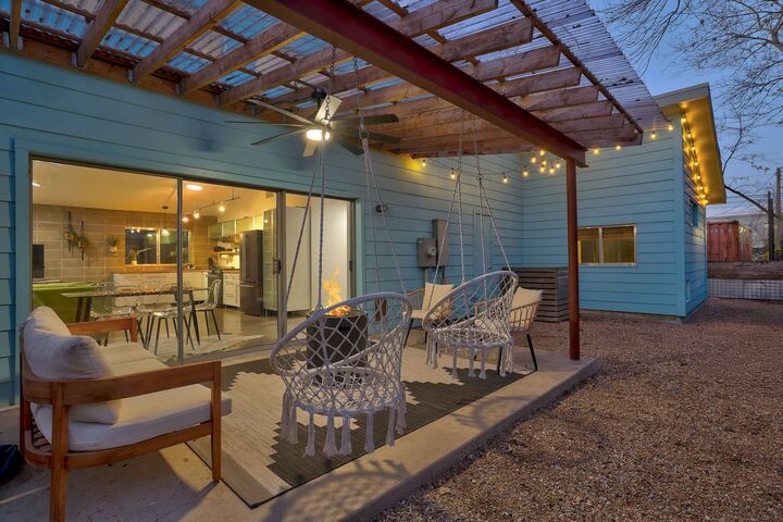 Property Photo:  2202 Santa Rosa Street  TX 78702 