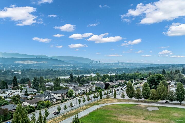 Property Photo: 6055 Nelson Avenue 1206 BC V5H 4L4