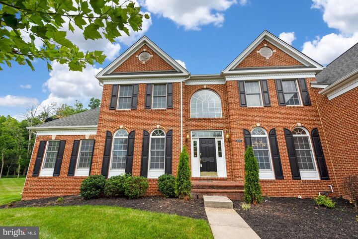 Property Photo:  23353 Lennoxville Way  VA 20166 