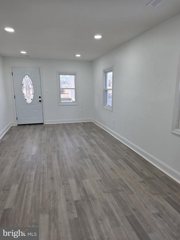 Property Photo: 580 York Avenue VA 22601
