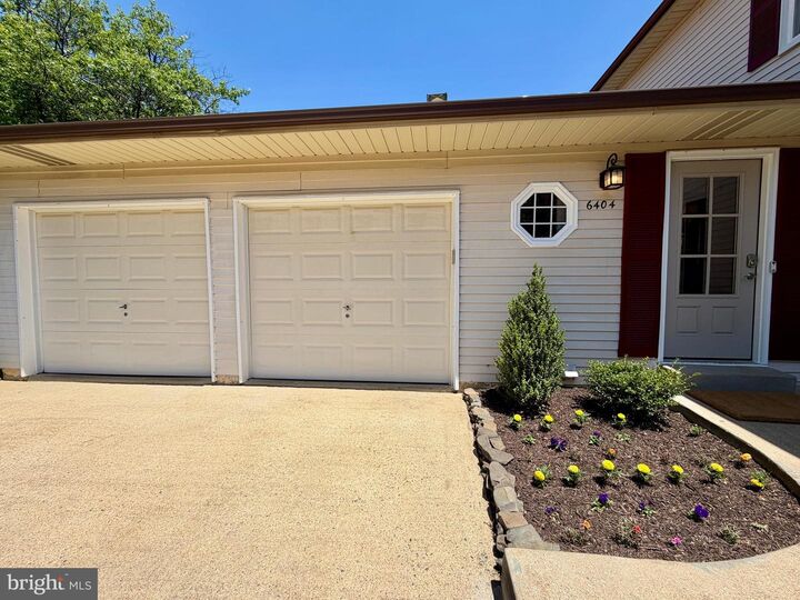 Property Photo: 6404 Kings Landing Road VA 22310