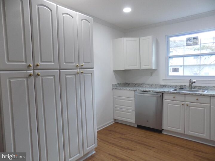 Property Photo:  10598 Reeds Landing Circle  VA 22015 