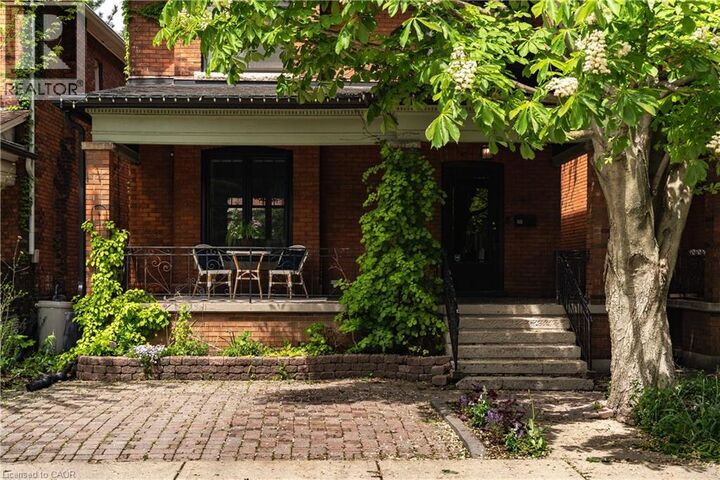 Property Photo:  44 St Clair Avenue  ON L8M 2N3 