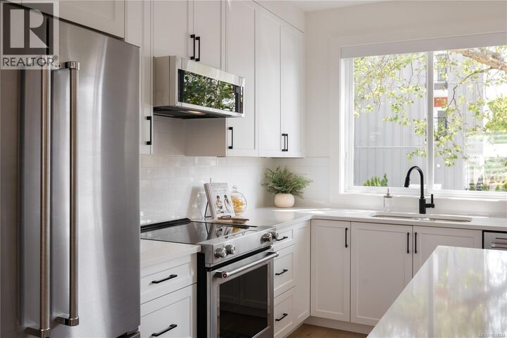 Property Photo: 10145 Fifth Street 4 BC V8L 0E4