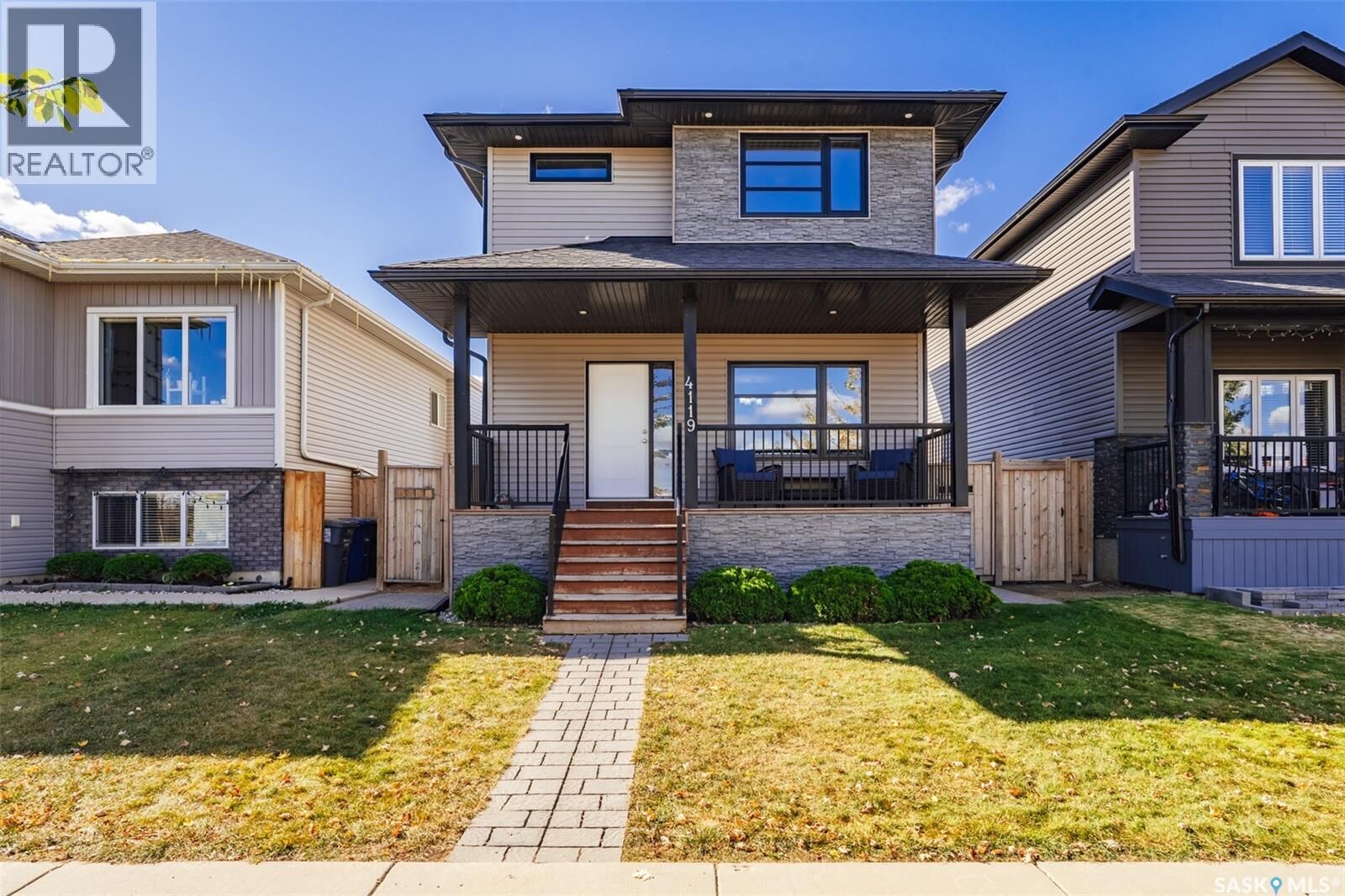 Property Photo:  4119 33rd Street W  SK S7R 0M4 