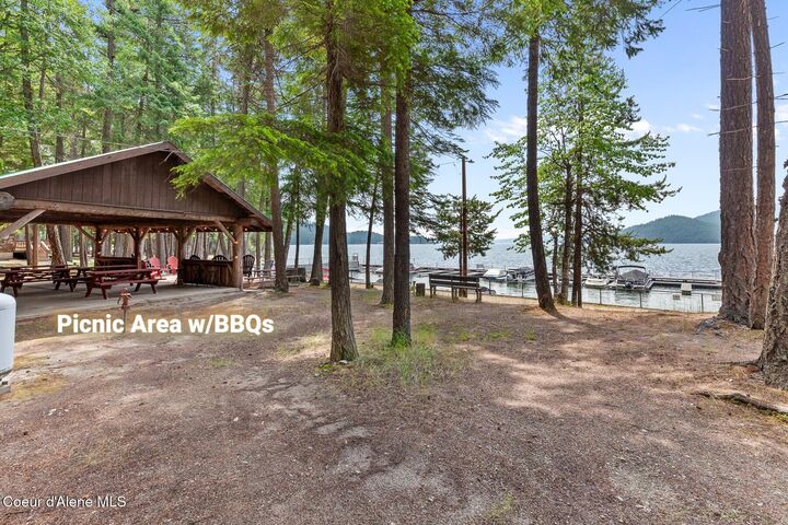 Property Photo:  Nna N Parkwood Dr  ID 83848 