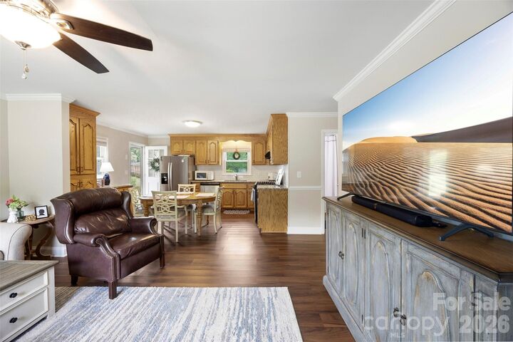Property Photo:  2109 Hollandale Drive  NC 28054 