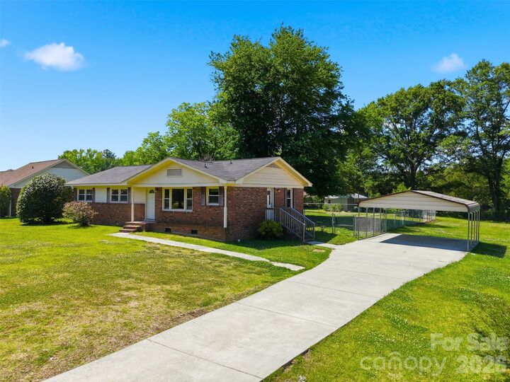 Property Photo:  506 Providence Road  SC 29720 