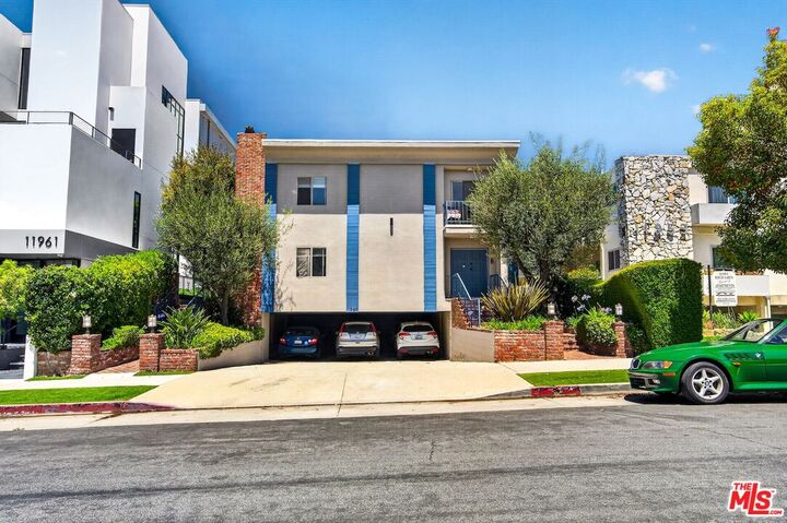 Property Photo: 11959 Dorothy St CA 90049