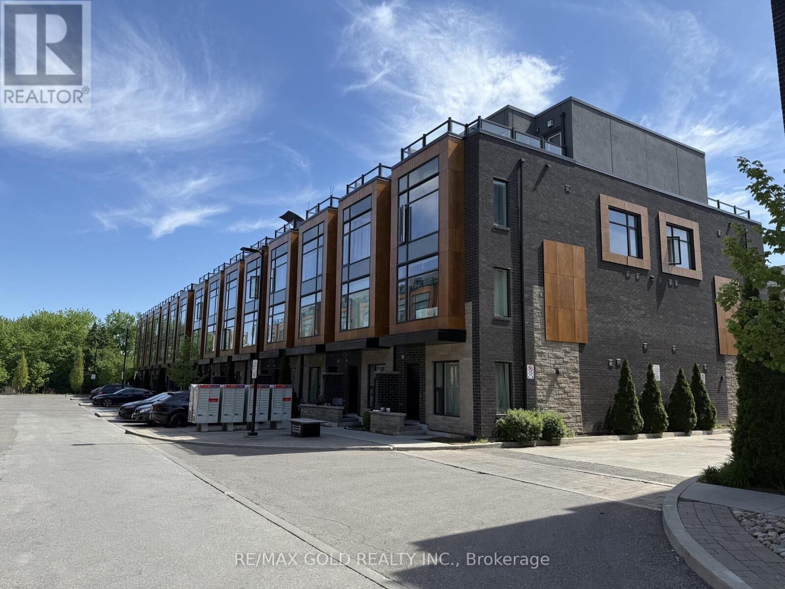 Property Photo:  200 Malta Avenue 92  ON L6Y 6H8 