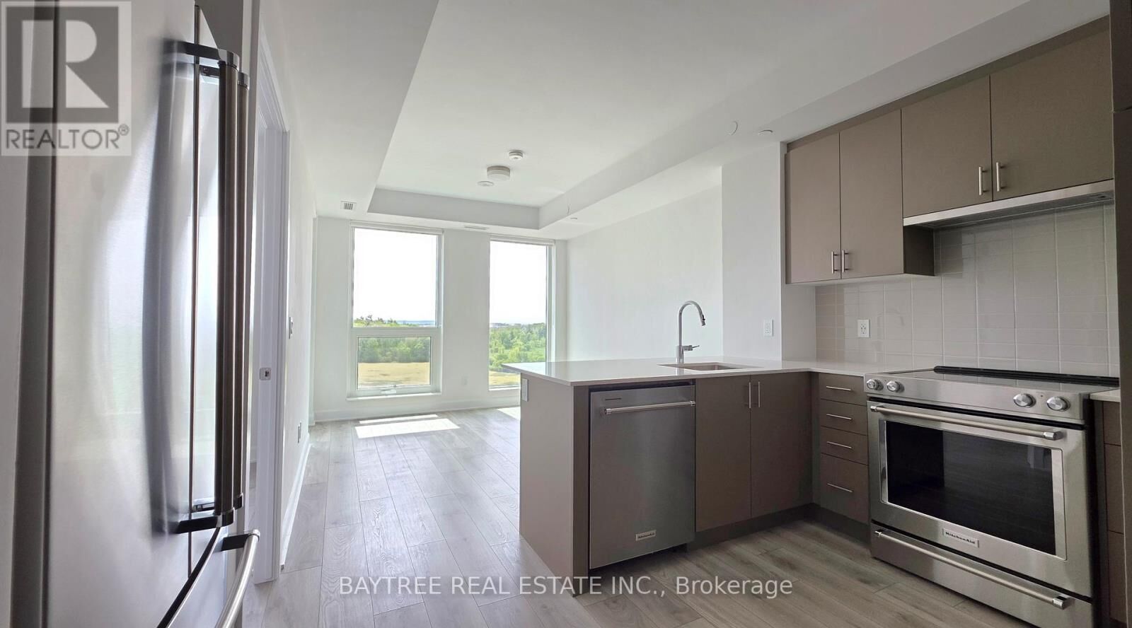 Property Photo:  3240 William Coltson Avenue 611  ON L6H 8C8 