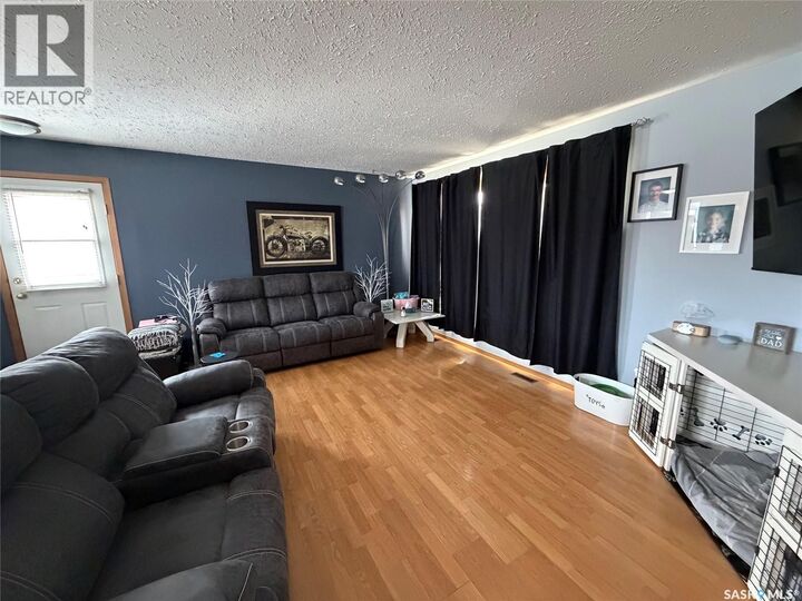 Property Photo:  217 4th Avenue E  SK S0J 2M0 