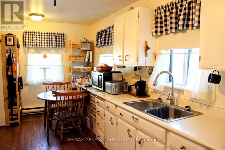 Property Photo: 9 Swallow Drive ON P0T 2C0