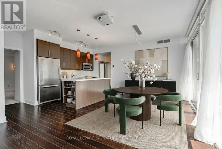 Property Photo:  90 Stadium Road 322  ON M5V 3W5 