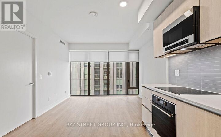 Property Photo: 8 Cumberland Street 2009 ON M4Y 0B6
