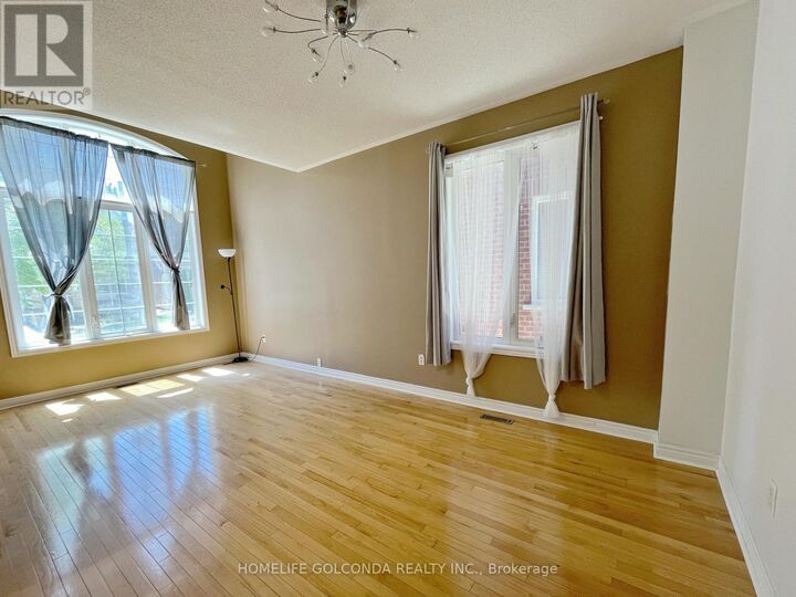 Property Photo: 28 Barnstone Drive ON L6E 2B3