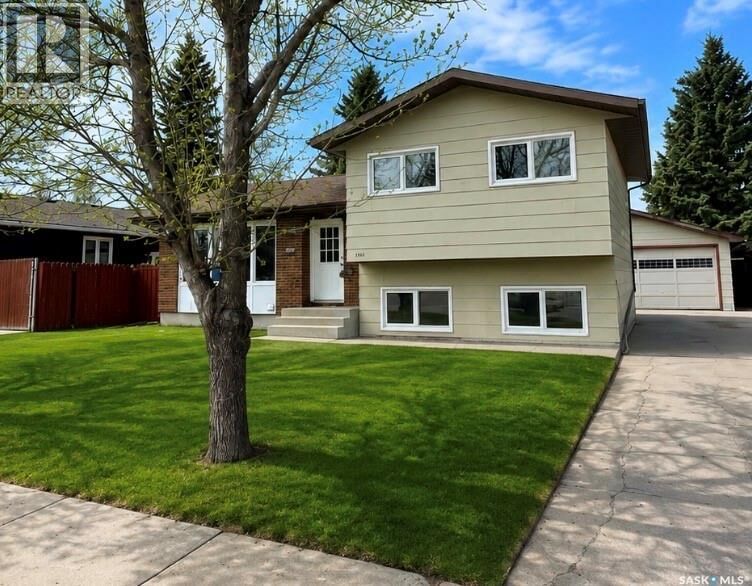 Property Photo:  1510 McKercher Drive  SK S7H 5J9 