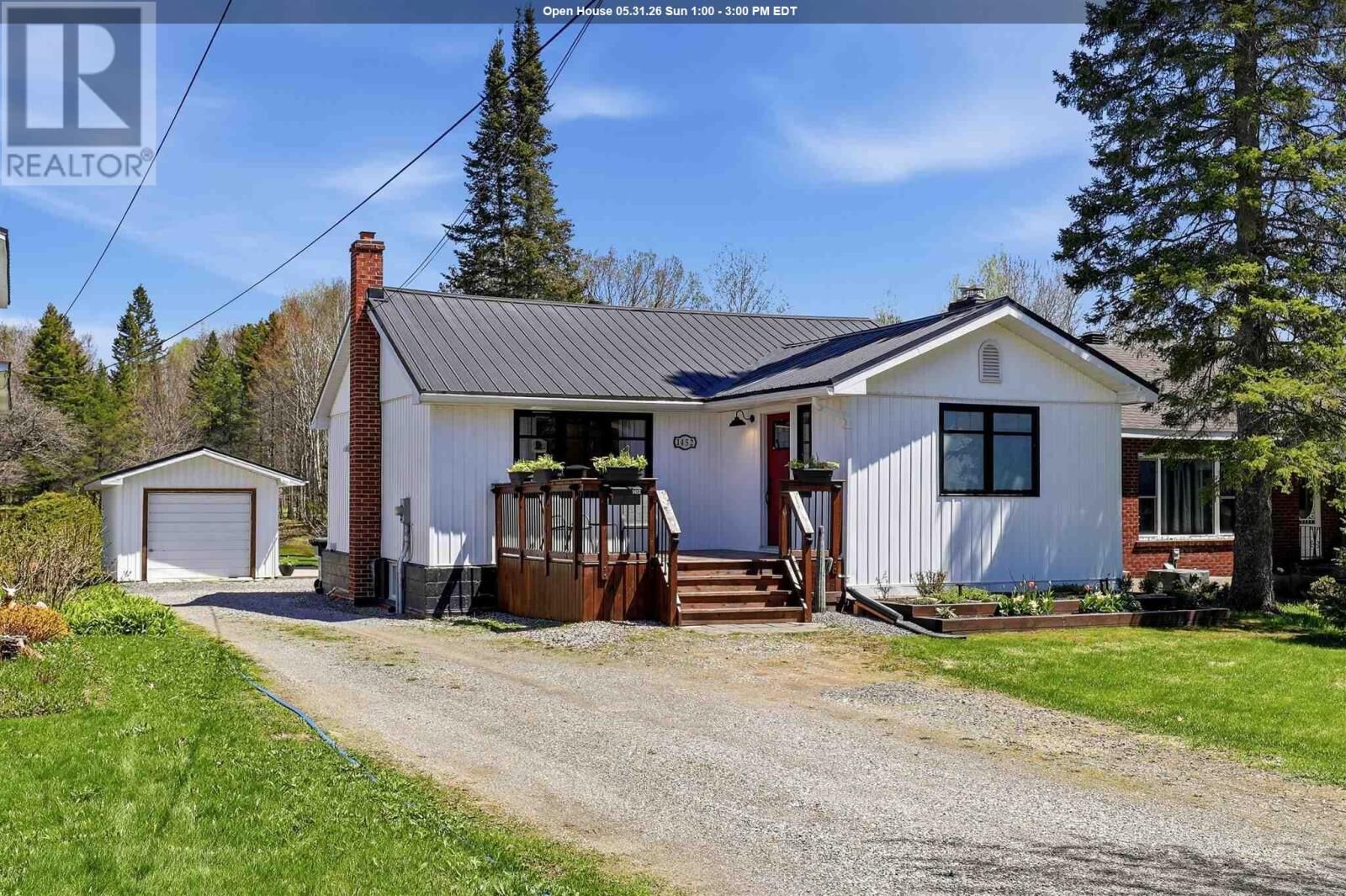 Property Photo:  1452 Peoples Rd  ON P6C 3W8 
