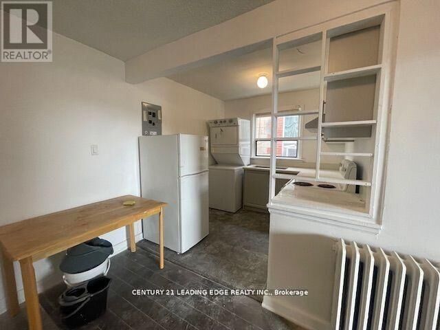 Property Photo:  1516 Eglinton Avenue West Apt 1  ON M6E 2G8 