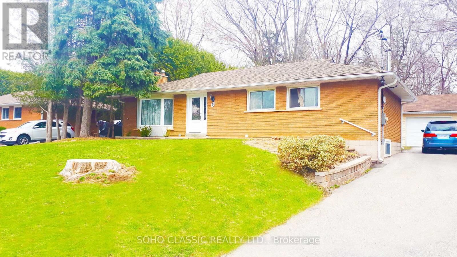 Property Photo:  71 Belfry Drive #2  ON L3Y 3E9 