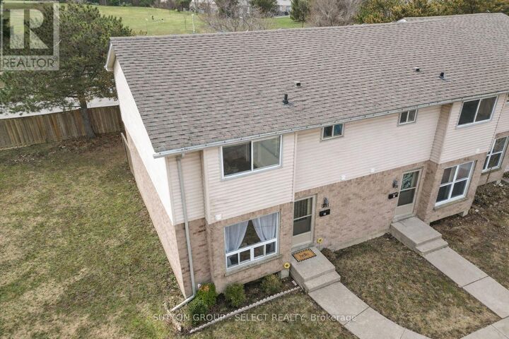 Property Photo: 757 Wharncliffe Road 27 ON N6J 2N7