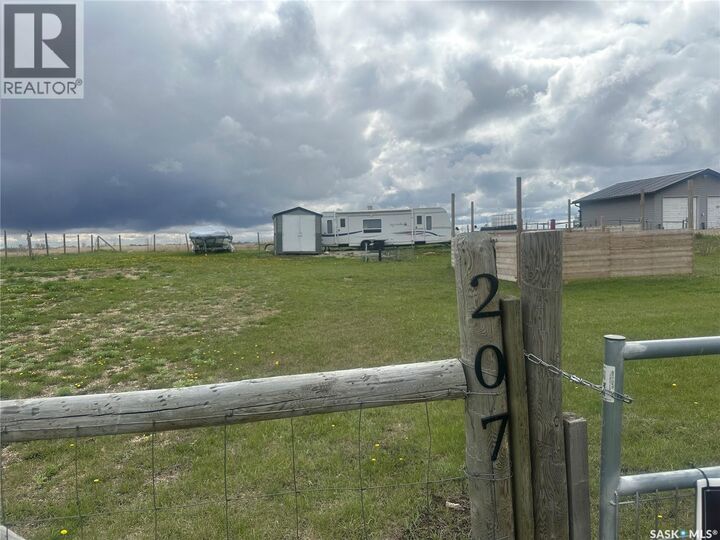 Property Photo:  207 Collingwood Crescent  SK S0G 4V0 