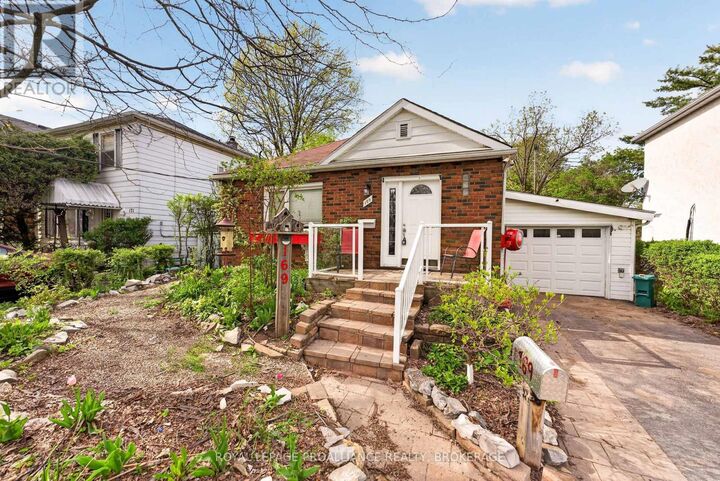 Property Photo:  169 Carruthers Avenue  ON K7L 1M8 