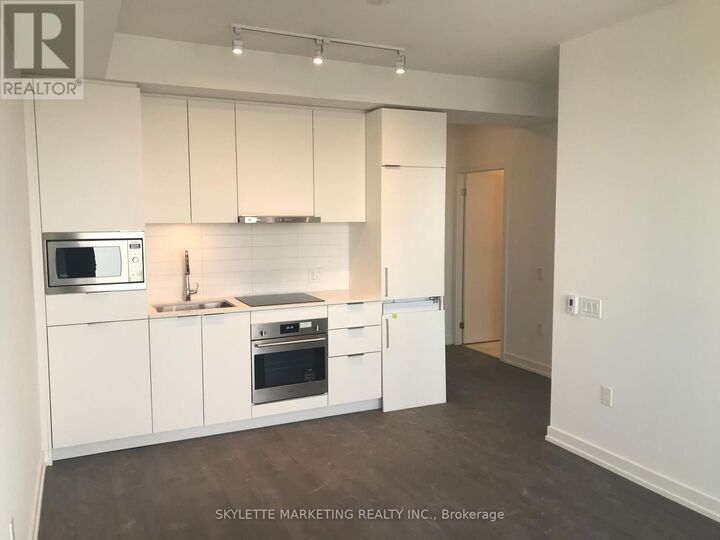 Property Photo:  8 Olympic Garden Drive S 2507  ON M2M 0B9 