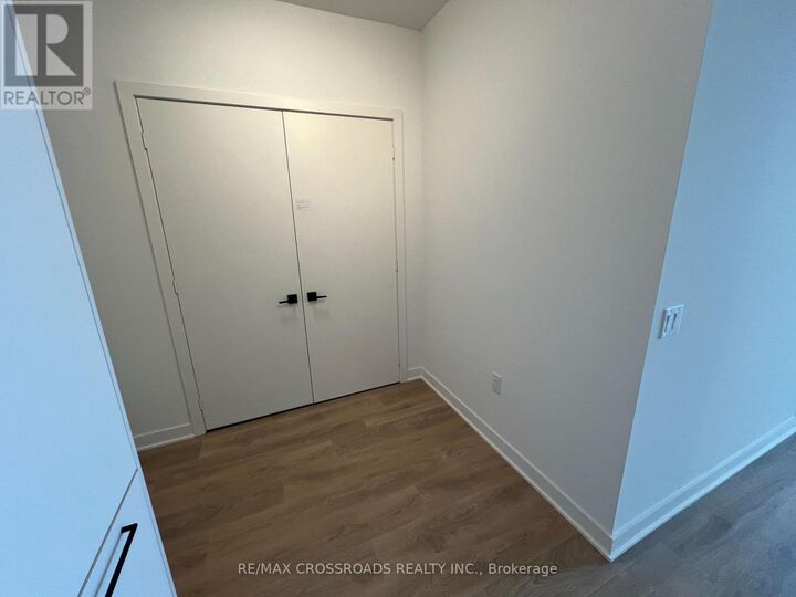 Property Photo:  1185 Dupont Street 801  ON M6H 0G5 
