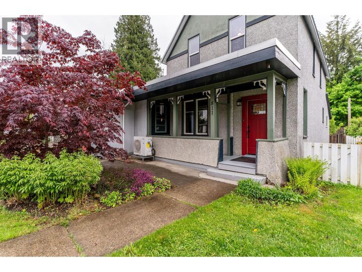 Photo de la propriété:  811 Second Street West  BC V0E 2S0 