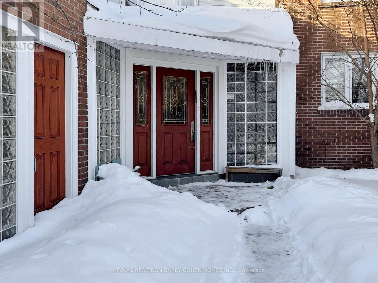 Property Photo:  195 Rumble Avenue  ON L4C 4G5 
