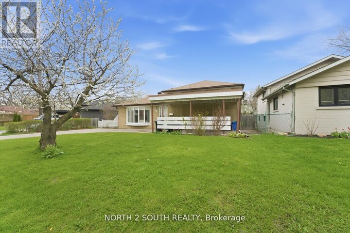 Property Photo:  24 Vanderbrent Crescent  ON M9R 3W8 
