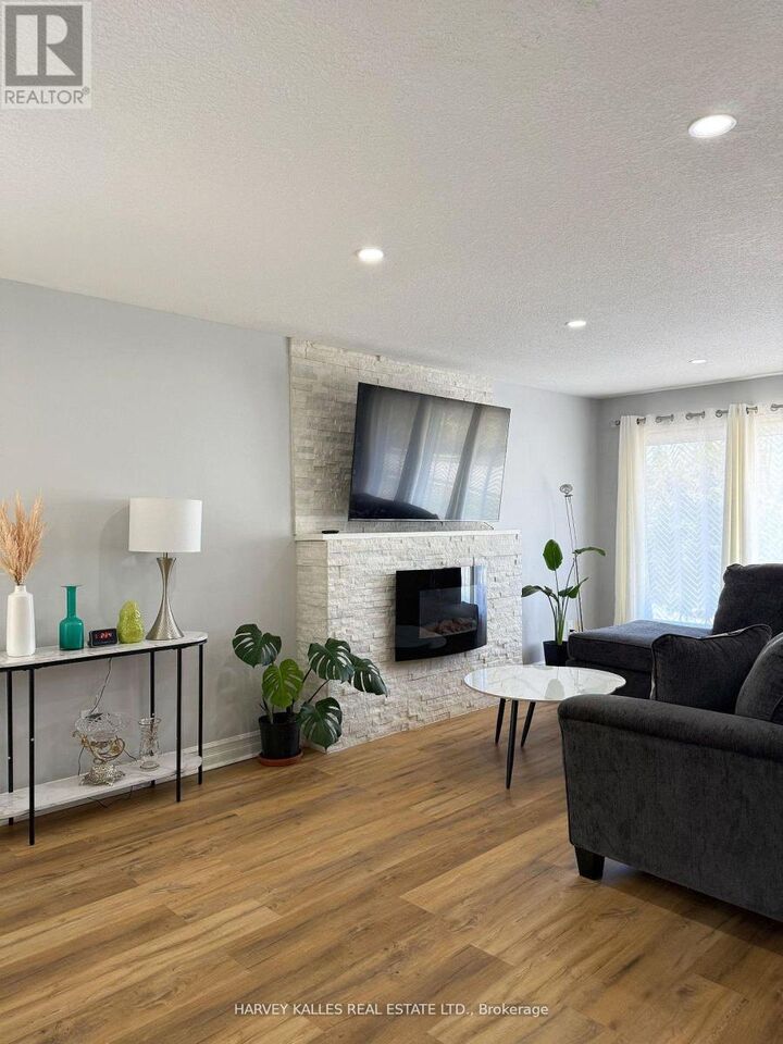 Property Photo:  1330 Highbury Avenue North  ON N5Y 4W9 