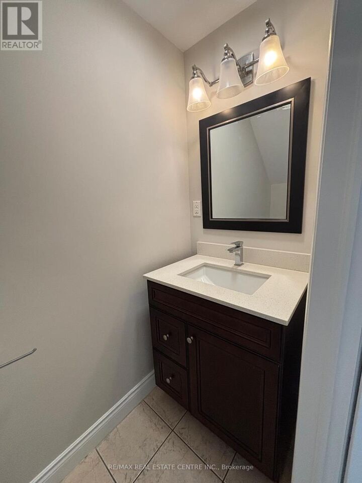 Property Photo:  29 Heritage Drive 9  ON L8G 4T4 