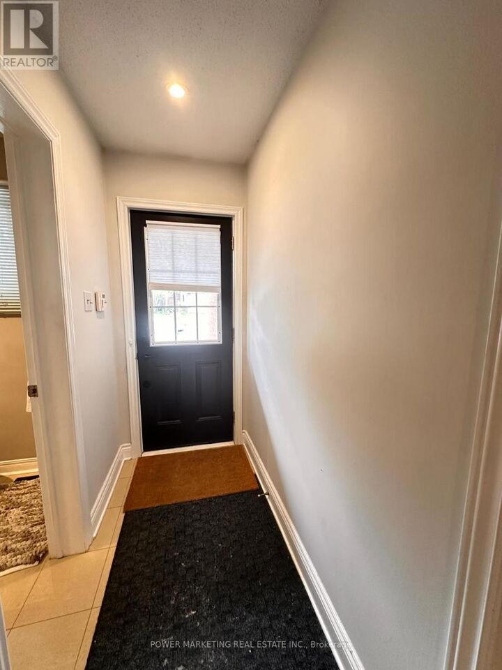 Property Photo: 5 Fulham Court ON K2J 2L6