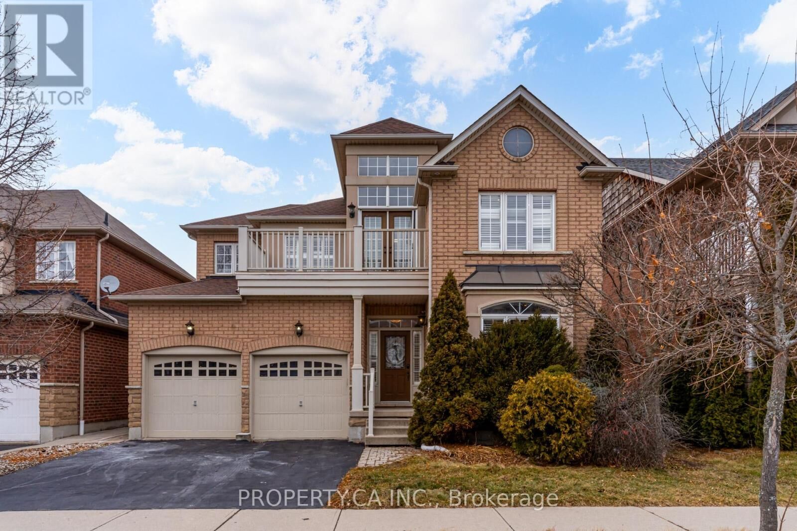 Property Photo:  23 Panorama Way  ON L8E 6C6 