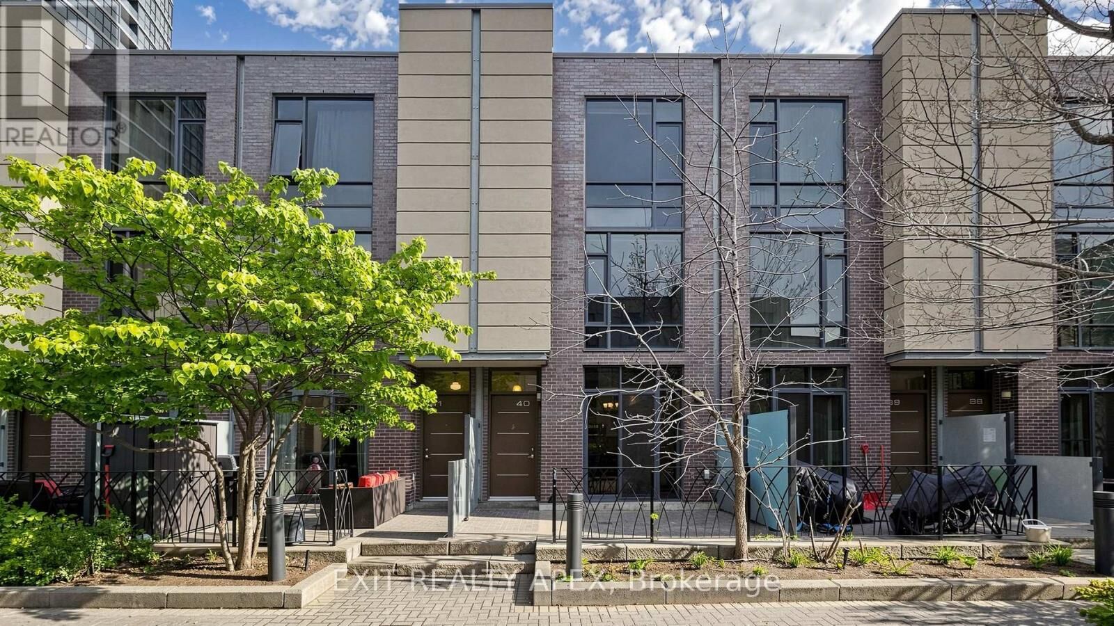 Property Photo:  23 Valhalla Inn Road 40  ON M9B 0B3 